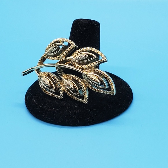 Vintage goldtone leaf branch frond brooch pin Lapel Collar Office Professional - Picture 4 of 5